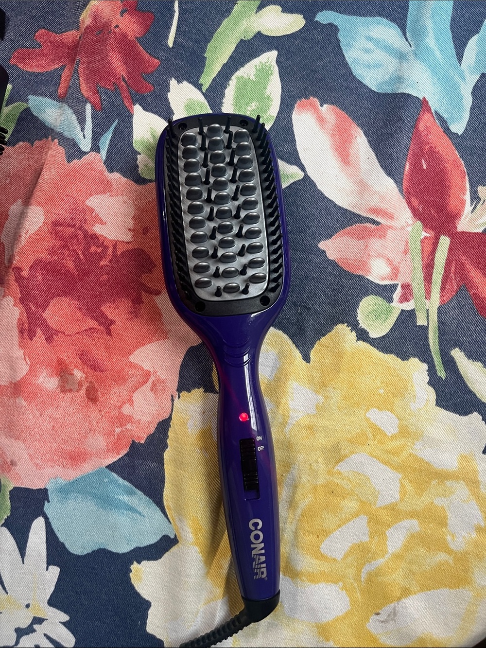 Conair Smooth and Straighten Straightening Brush with Ceramic Technology